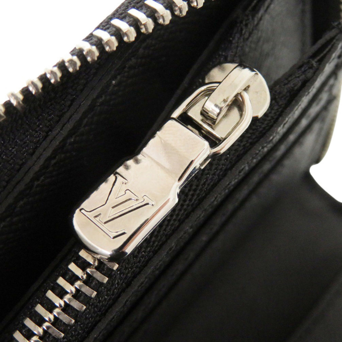 Louis Vuitton Noir Epi Leather Long Wallet (Bi-Fold) (Pre-Owned)