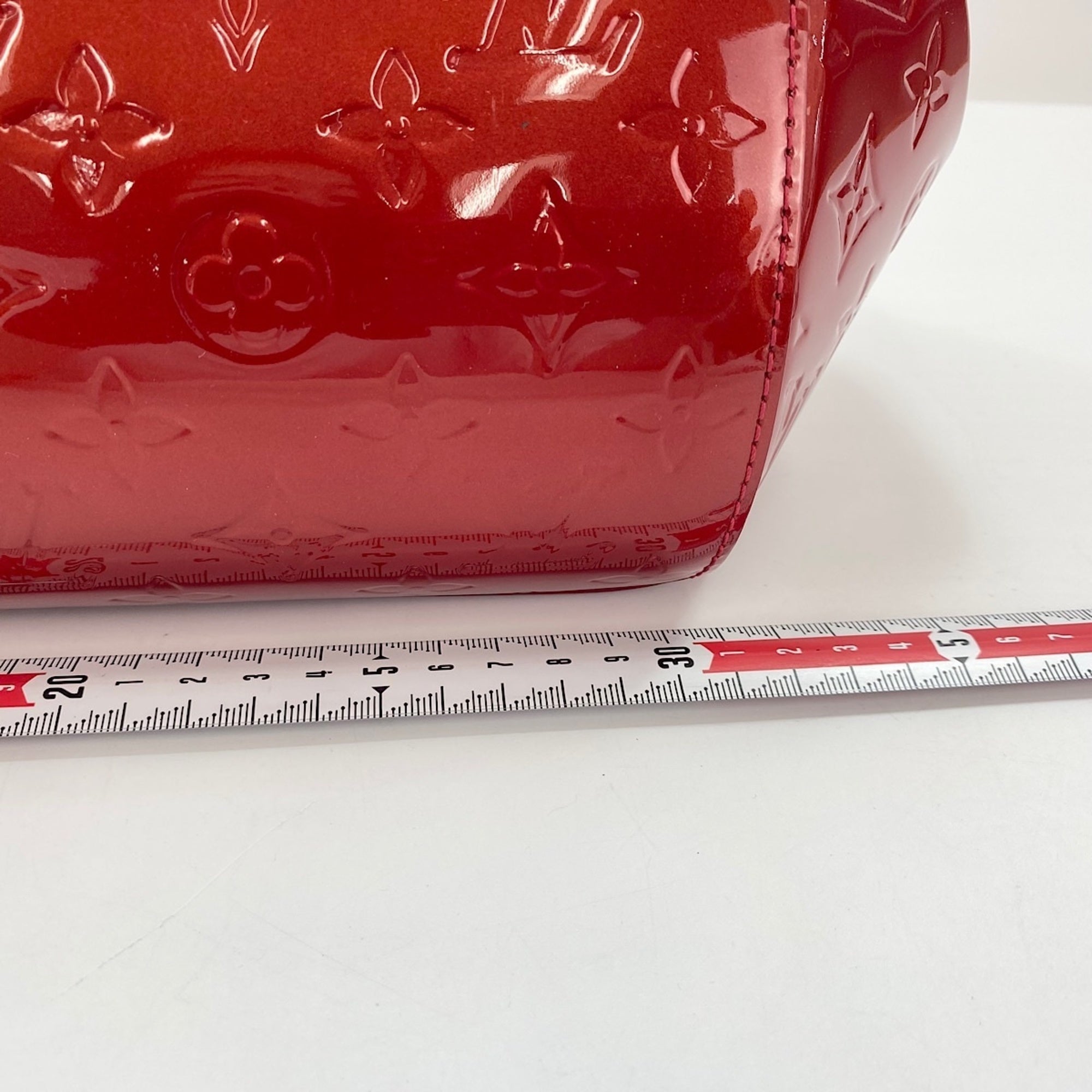Louis Vuitton Red Color Shoulder Bag (Pre-Owned)