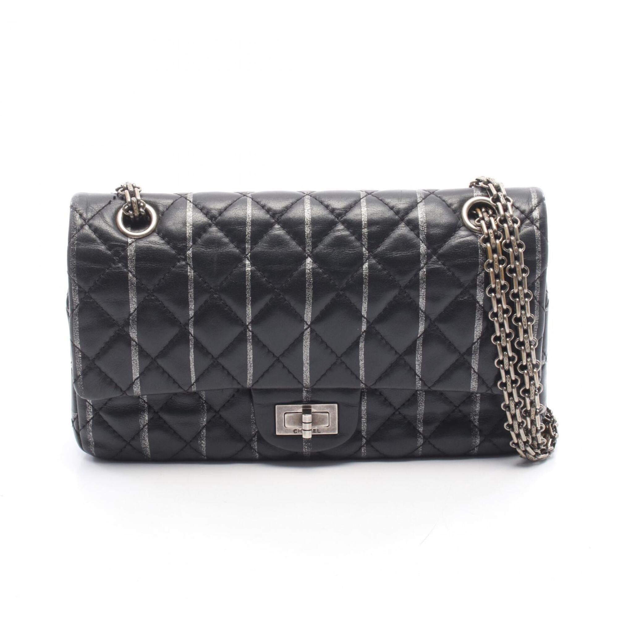 Chanel Black Leather Handbag Shoulder Bag (Pre-Owned)