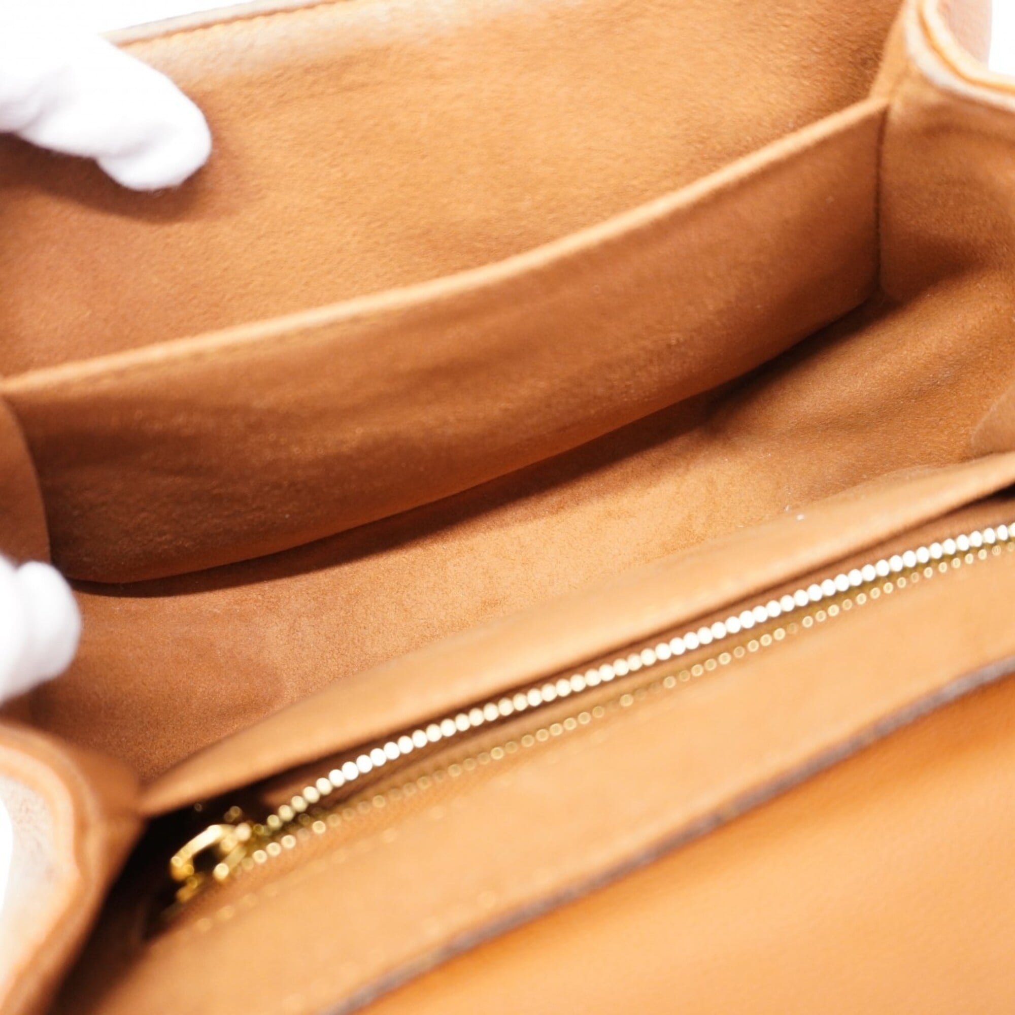 Louis Vuitton Brown Handbag (Pre-Owned)