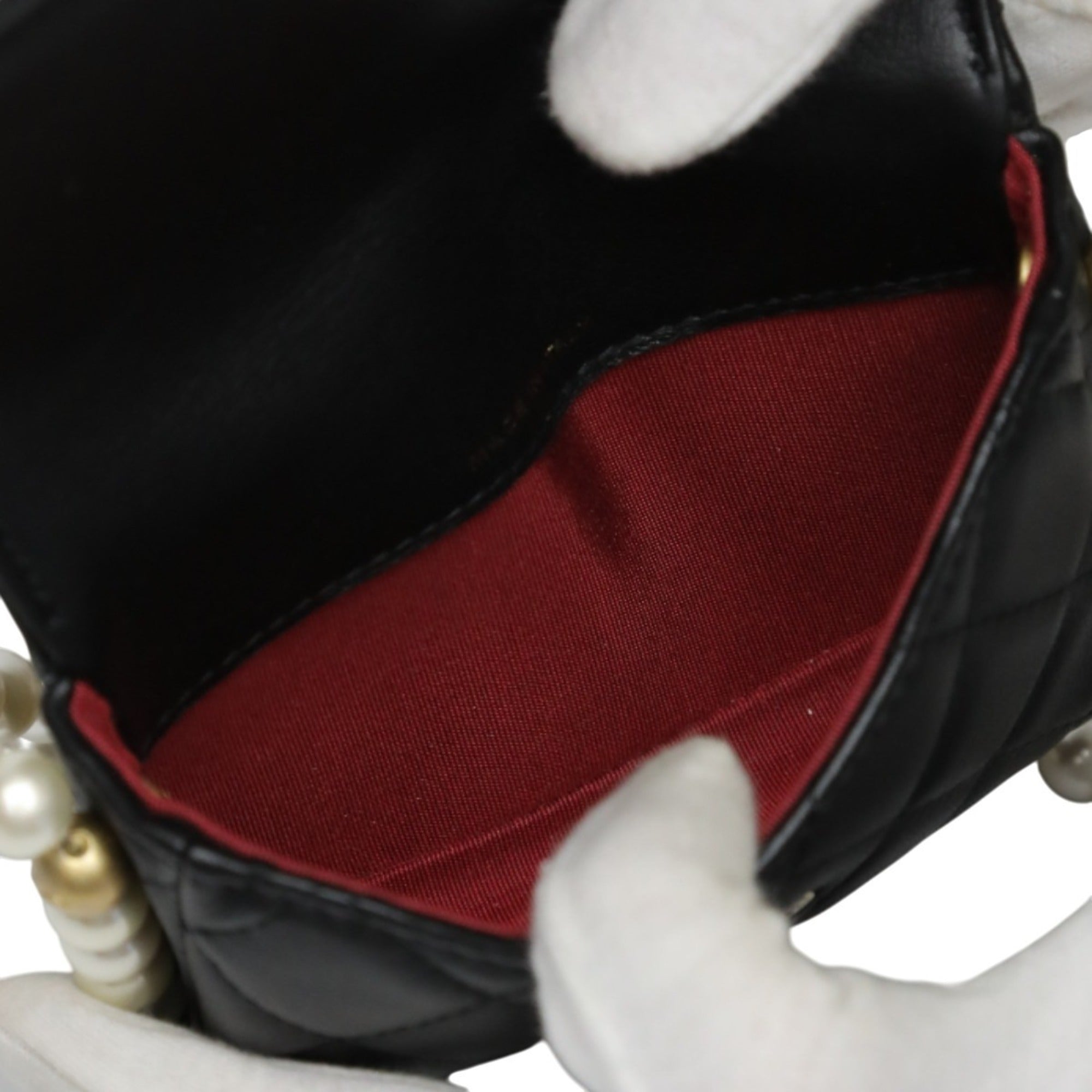Chanel Matelasse Black Leather Shoulder Bag (Pre-Owned)