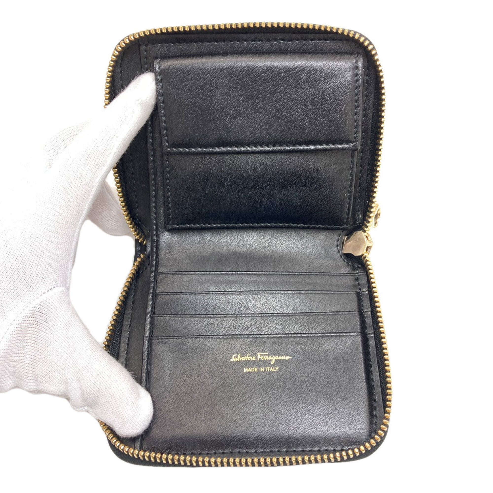 Salvatore Ferragamo Gancini Black Leather Wallet (Bi-Fold) (Pre-Owned)