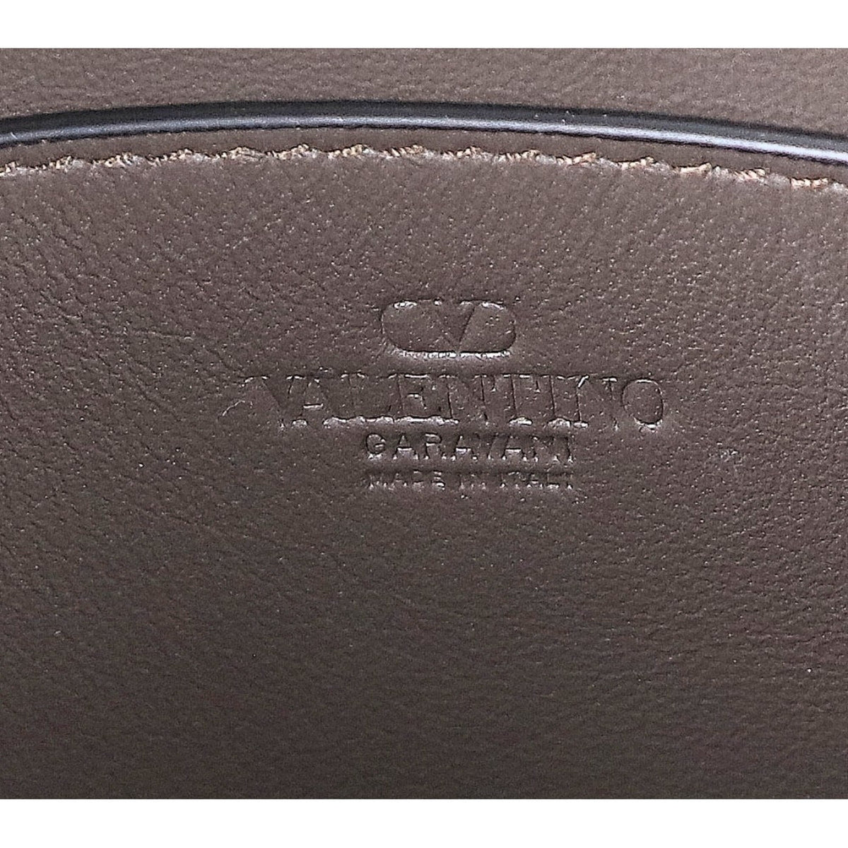 Valentino Black Leather Shoulder Bag (Pre-Owned)