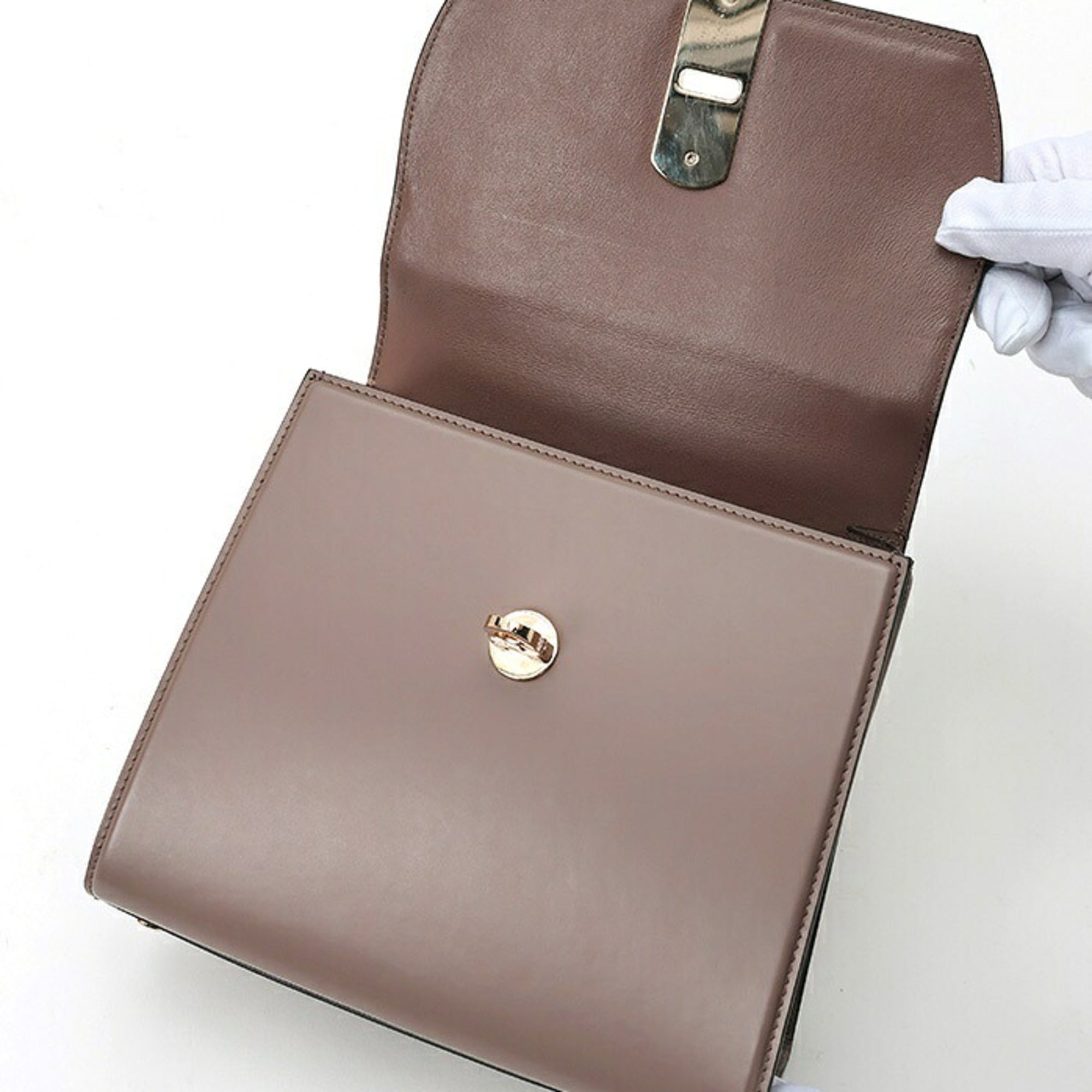 Salvatore Ferragamo Grayish Leather Shoulder Bag (Pre-Owned)