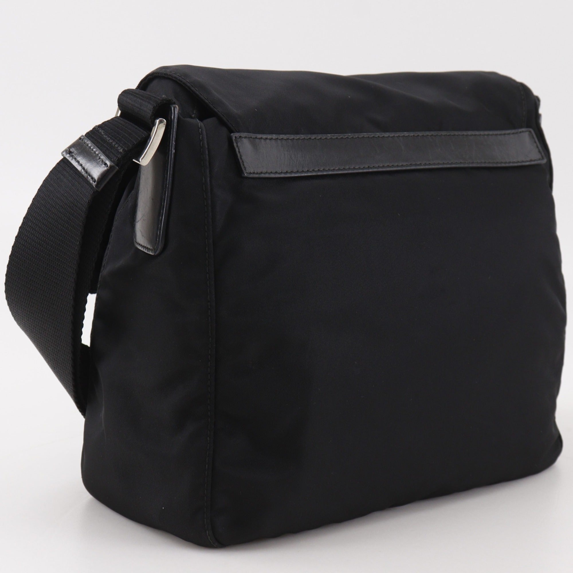 Prada Black Nylon Shoulder Bag (Pre-Owned)