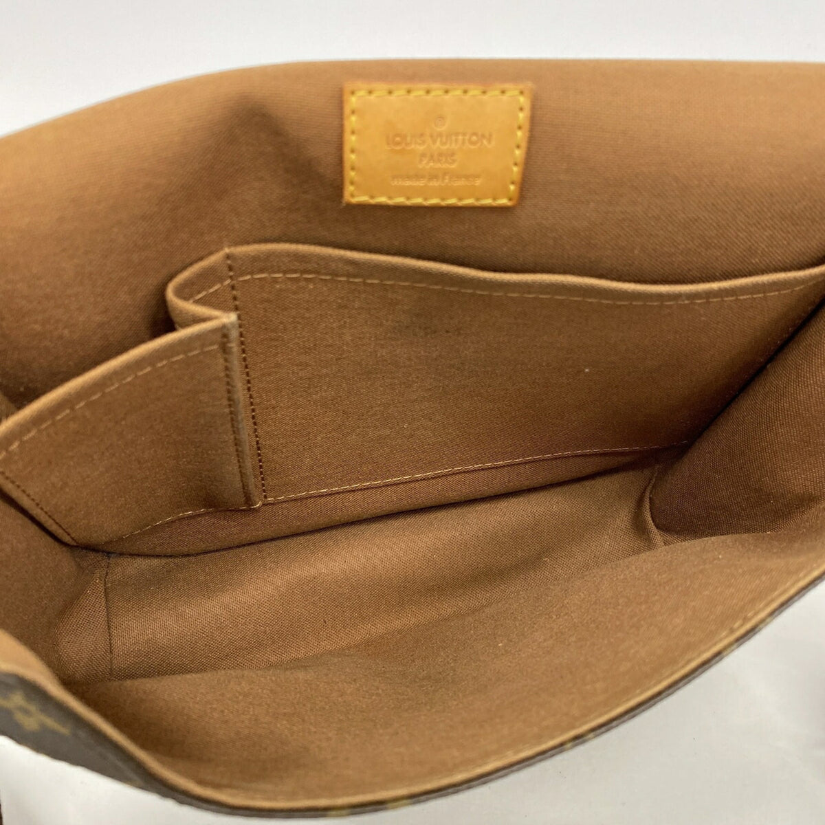 Louis Vuitton Brown Shoulder Bag (Pre-Owned)