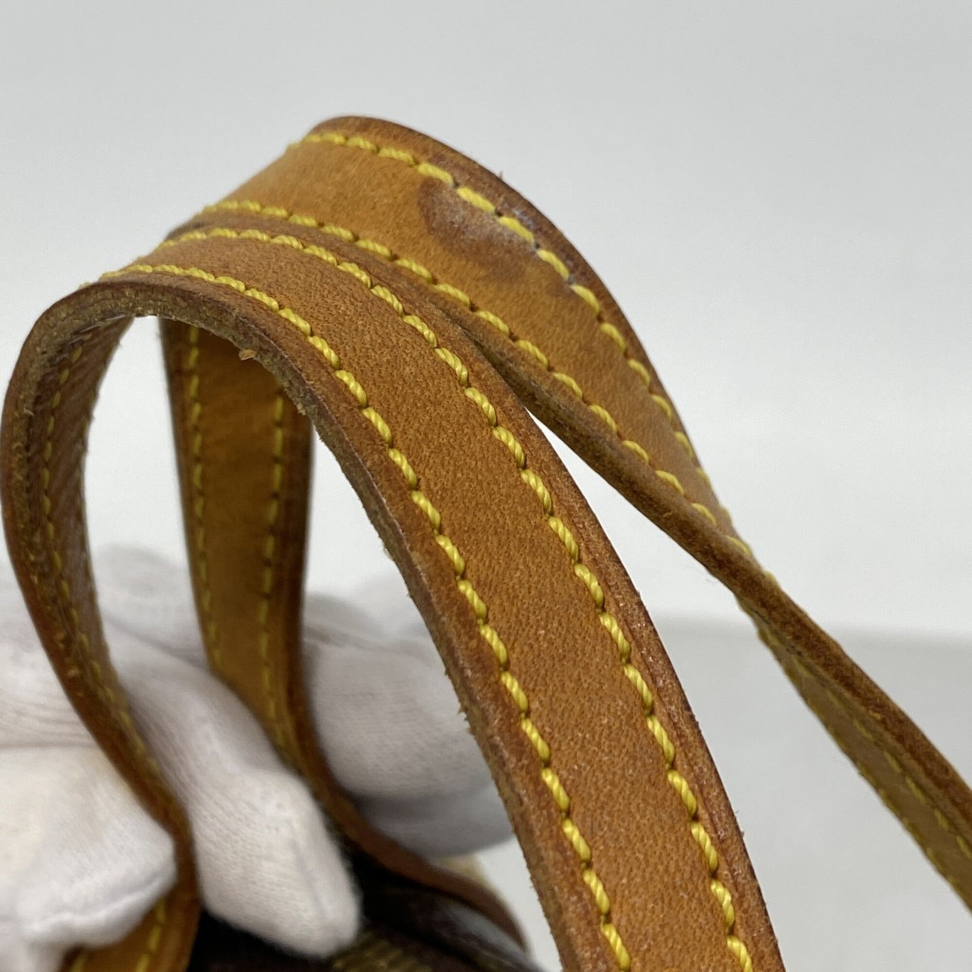 Louis Vuitton Brown Handbag (Pre-Owned)