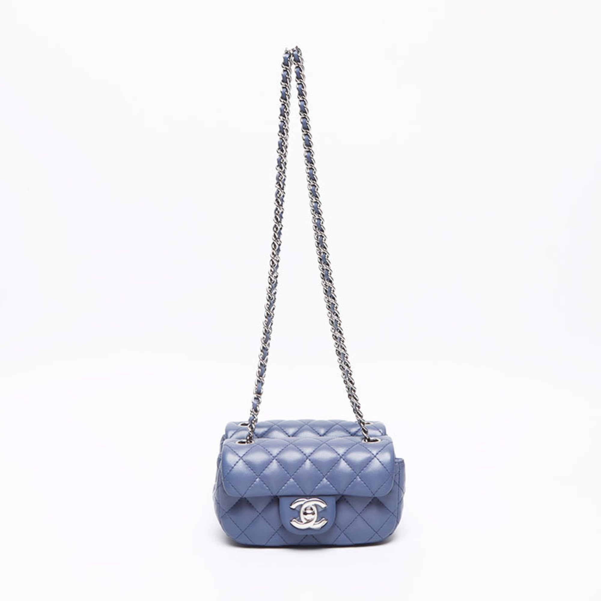 Chanel Blue Leather Shoulder Bag (Pre-Owned)