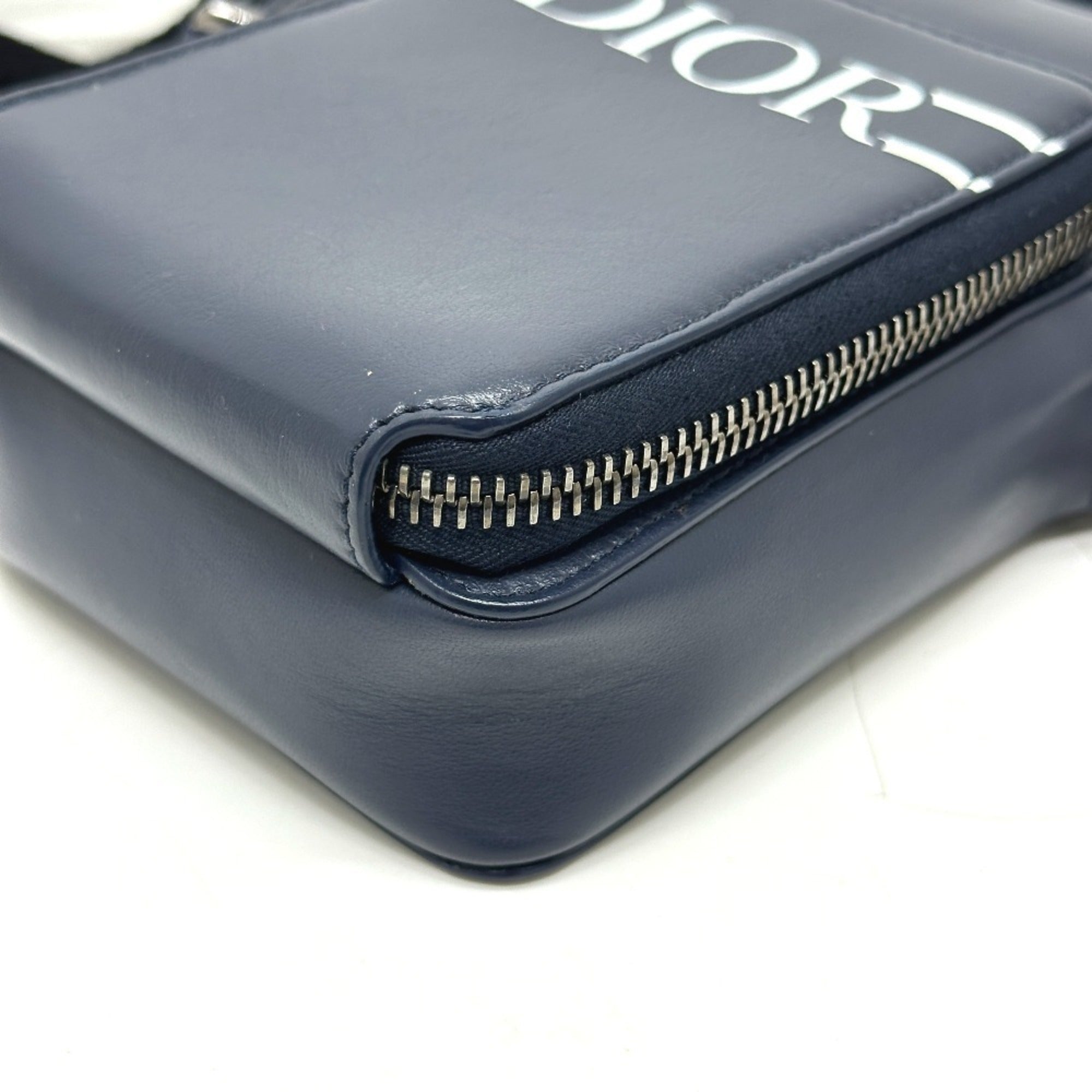 Christian Dior Blue Leather Shoulder Bag (Pre-Owned)