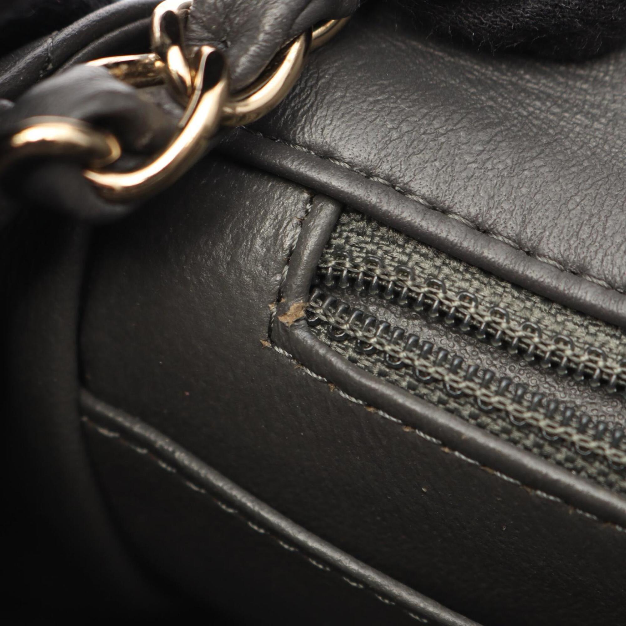 Chanel Gray Leather Handbag Shoulder Bag (Pre-Owned)