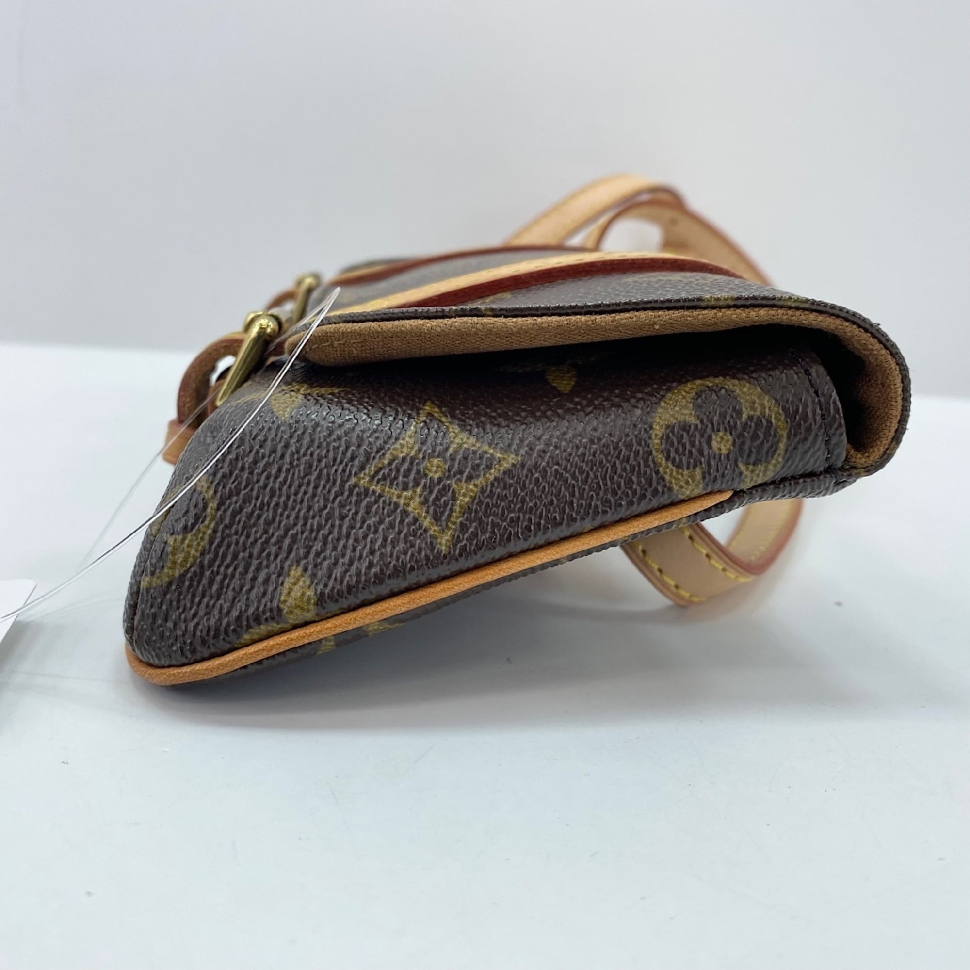 Louis Vuitton Brown Pochette Shoulder Bag (Pre-Owned)