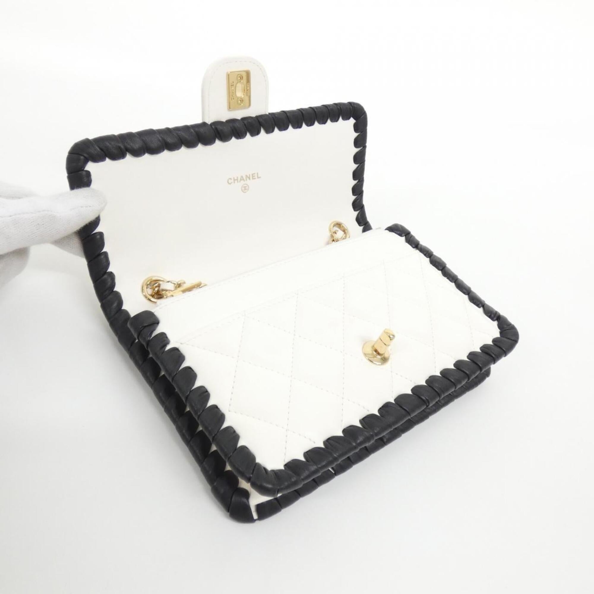 Chanel Black White Leather Chain/Shoulder Wallet (Pre-Owned)