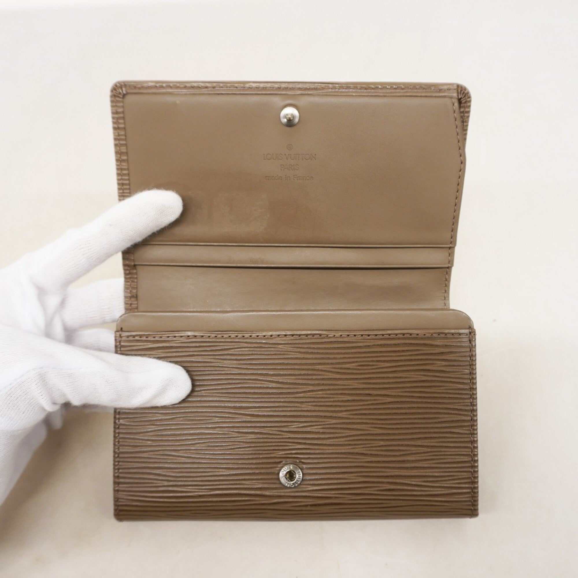 Louis Vuitton Gray Wallet (Bi-Fold) (Pre-Owned)