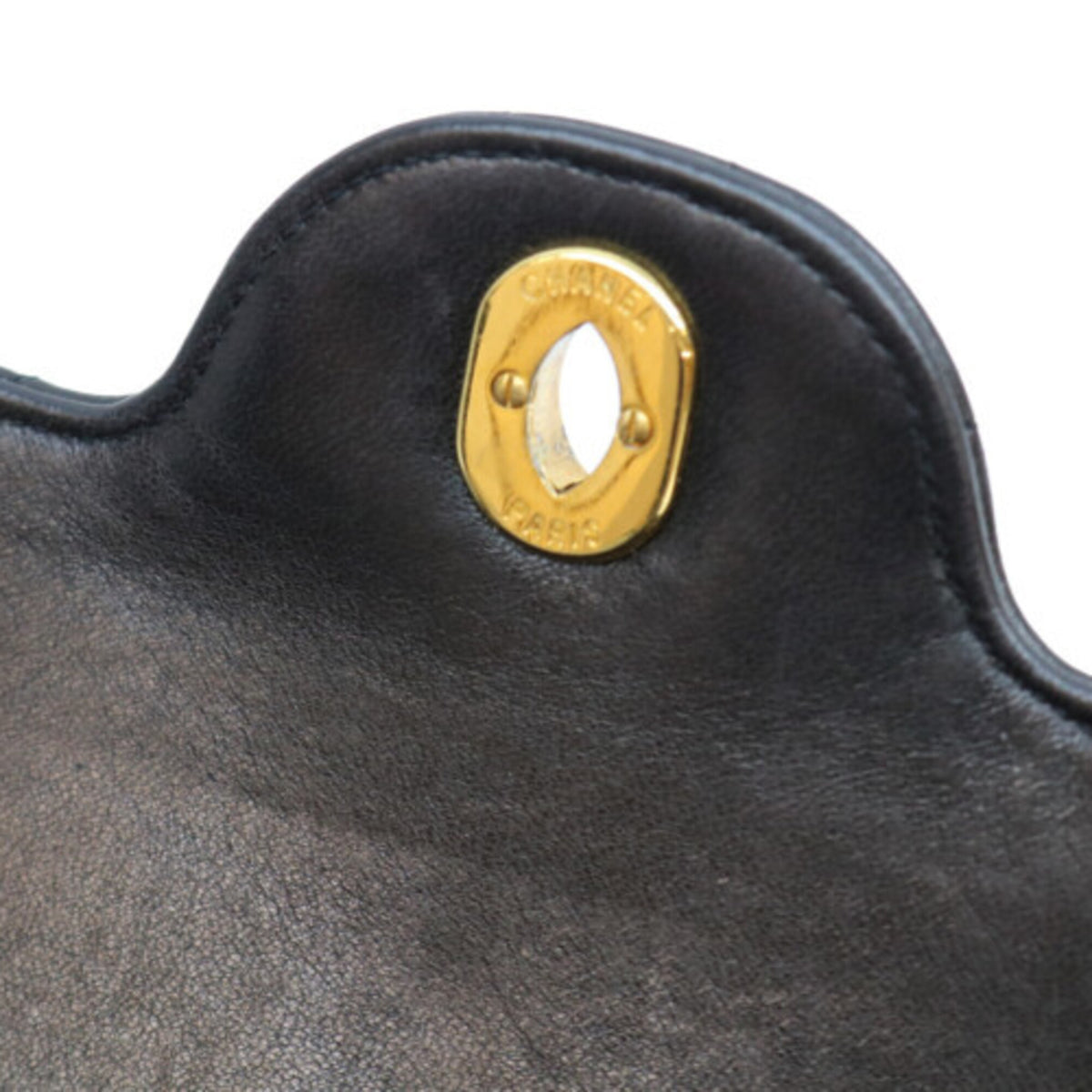 Chanel Black Leather Shoulder Bag (Pre-Owned)