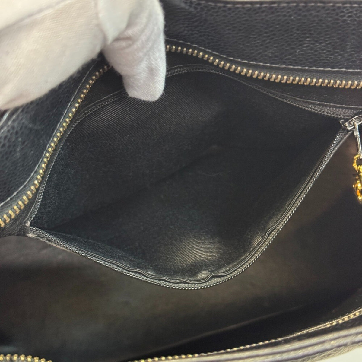 Chanel Black Grained Calfskin Handbag (Pre-Owned)