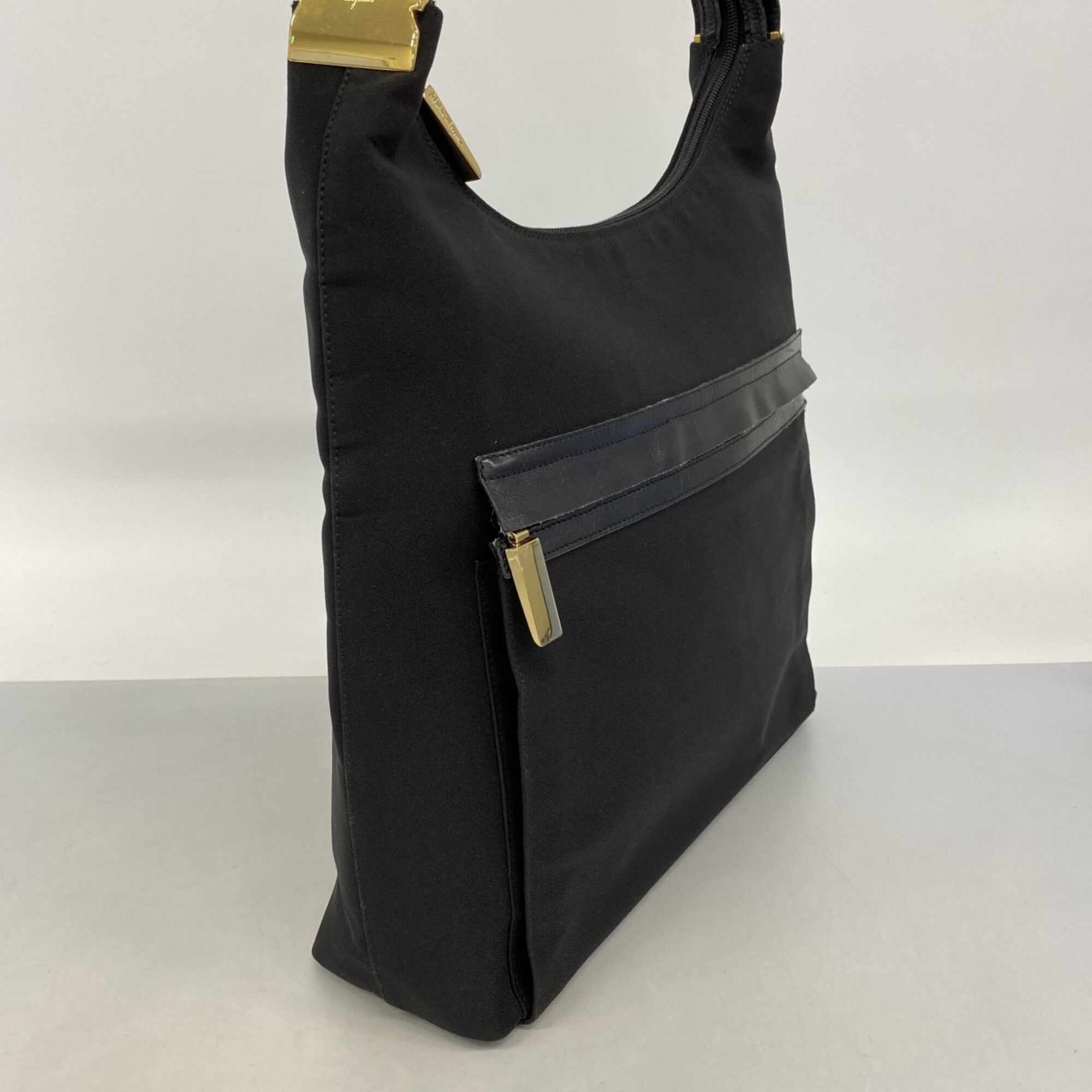 Salvatore Ferragamo Black Nylon Canvas Shoulder Bag (Pre-Owned)