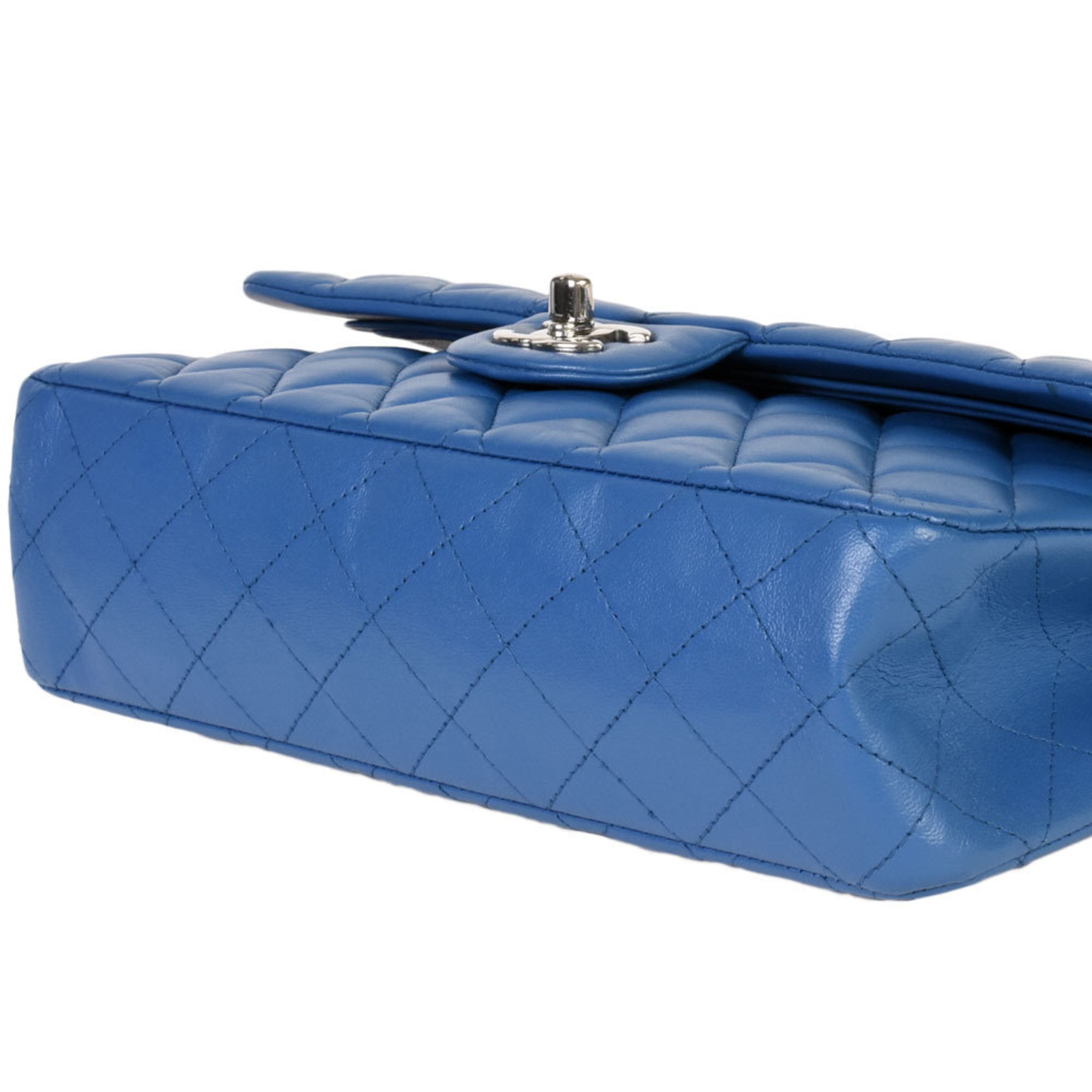 Chanel Blue Suede Shoulder Bag (Pre-Owned)