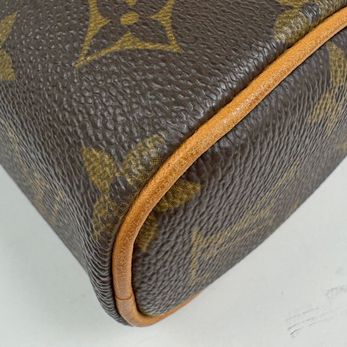 Louis Vuitton Monogram Brown Monogram Handbag (Pre-Owned)