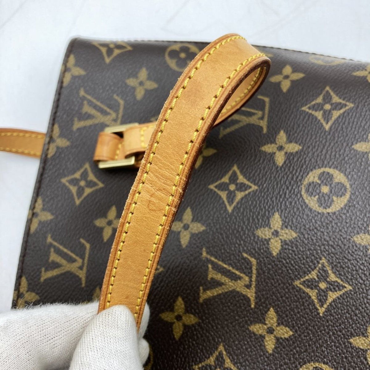 Louis Vuitton Brown Monogram Canvas Handbag (Pre-Owned)