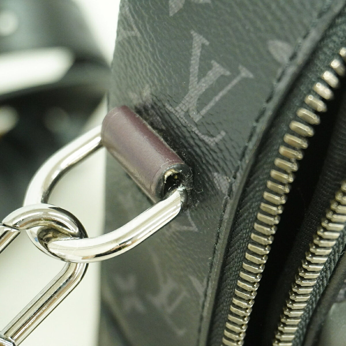 Louis Vuitton Black Handbag (Pre-Owned)