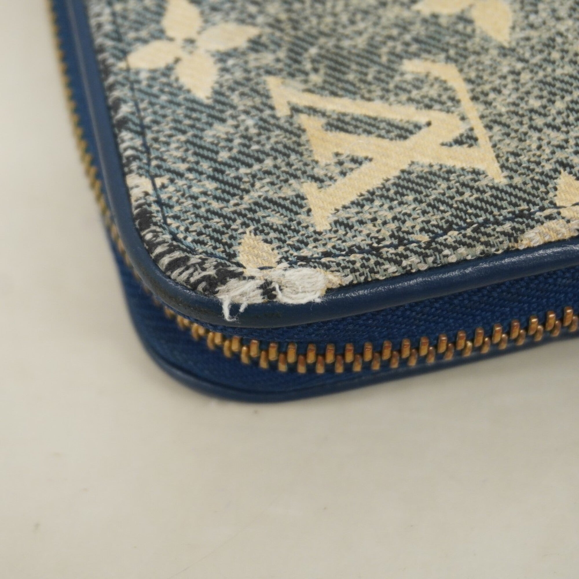 Louis Vuitton Blue Long Wallet (Bi-Fold) (Pre-Owned)