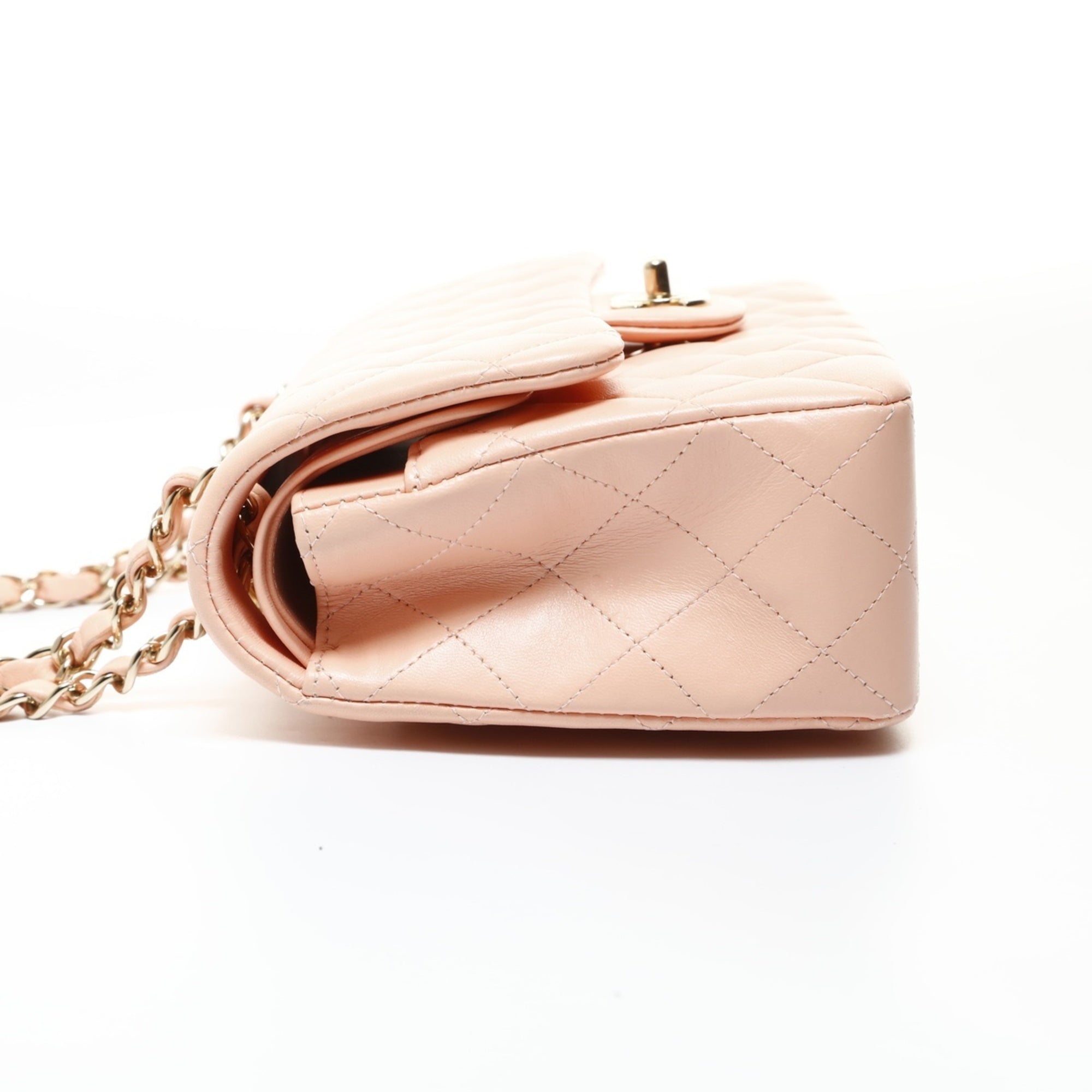 Chanel Pink Shoulder Bag (Pre-Owned)