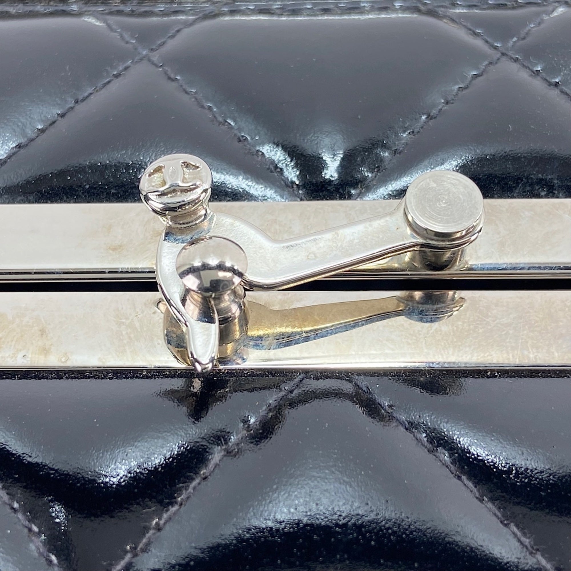 Chanel Matelasse Black Leather Handbag (Pre-Owned)