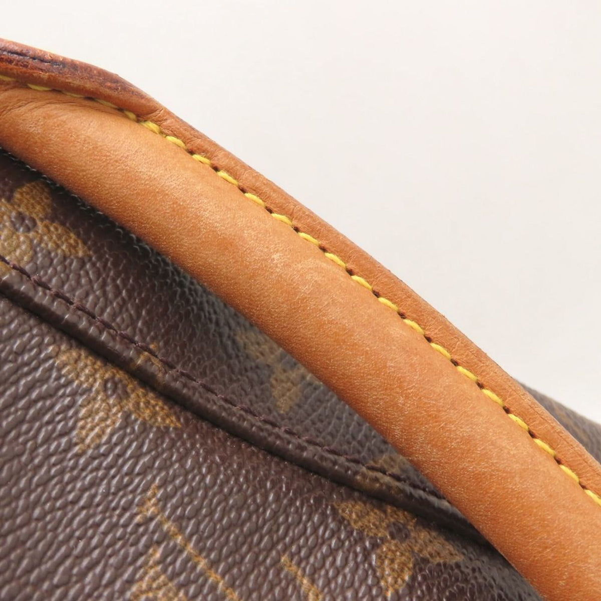 Louis Vuitton Brown Monogram Monogram Shoulder Bag (Pre-Owned)