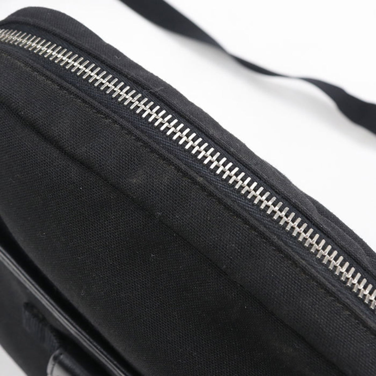 Saint Laurent Black Canvas Shoulder Bag (Pre-Owned)
