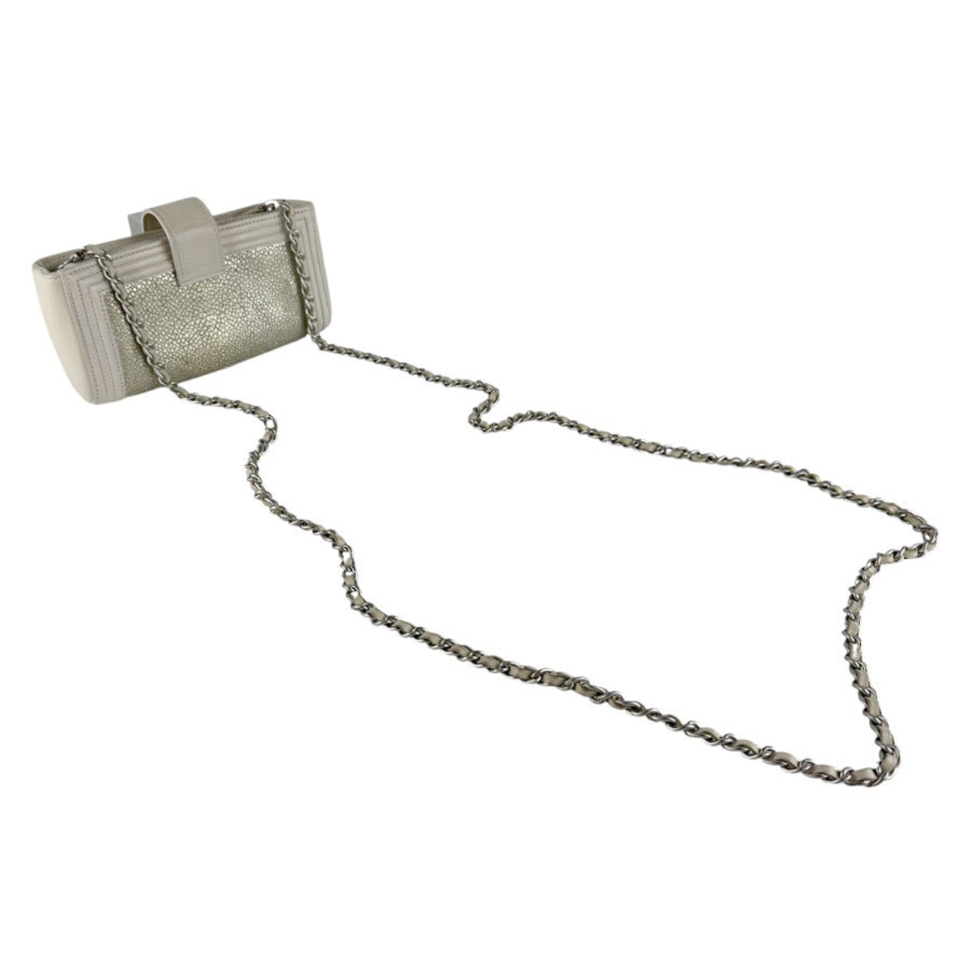 Chanel Ivory Leather Shoulder Bag (Pre-Owned)