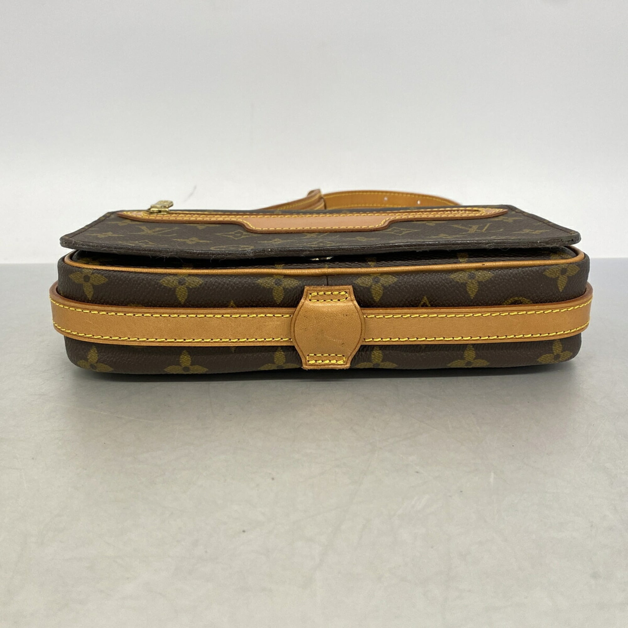Louis Vuitton Brown Shoulder Bag (Pre-Owned)