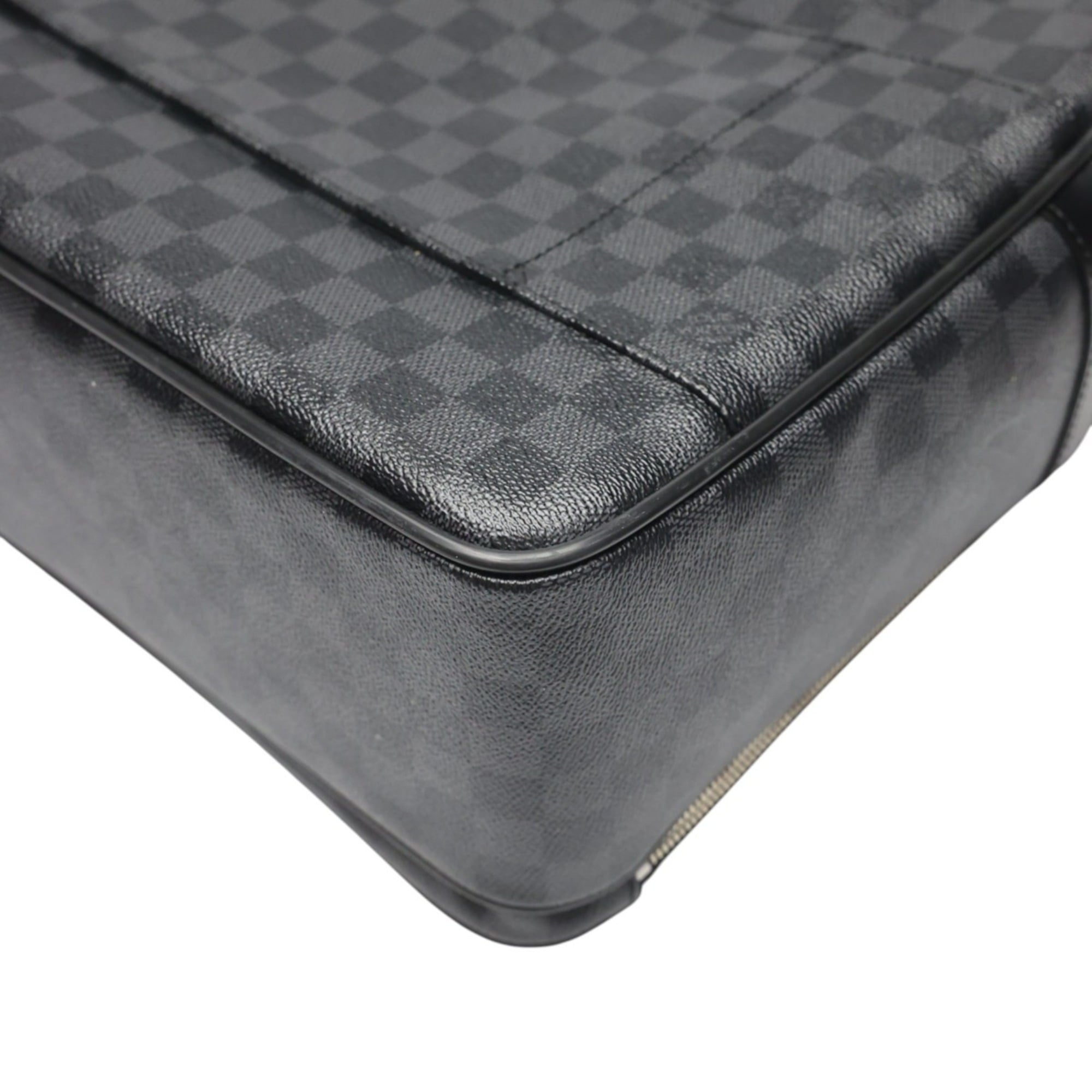 Louis Vuitton Gray Damier Graphite Canvas Shoulder Bag (Pre-Owned)