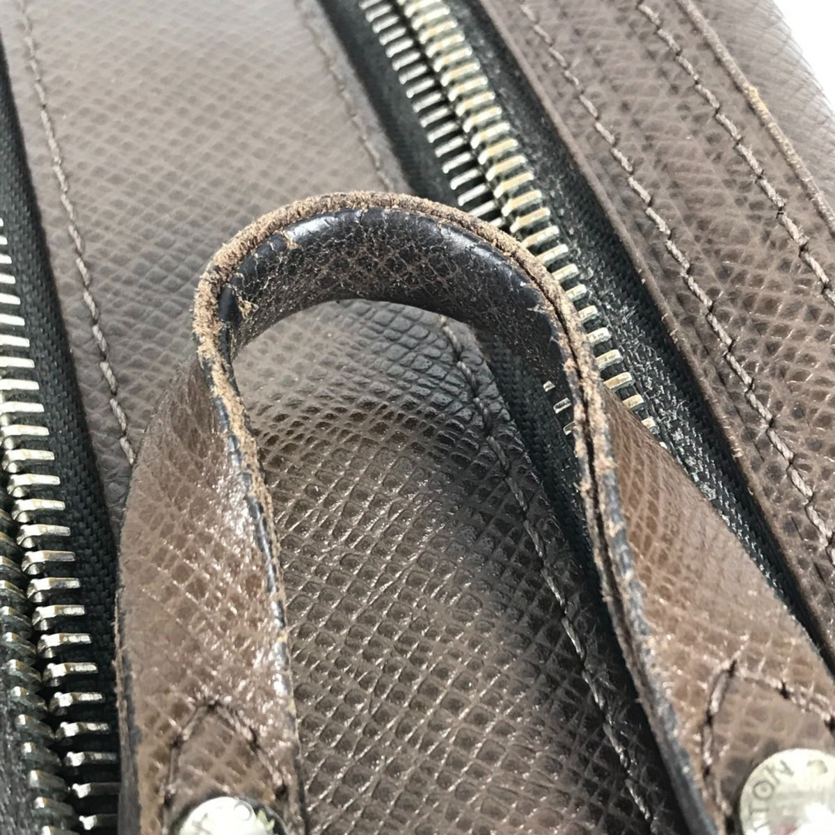 Louis Vuitton Brown Grizzly Taiga Leather Pouch (Pre-Owned)