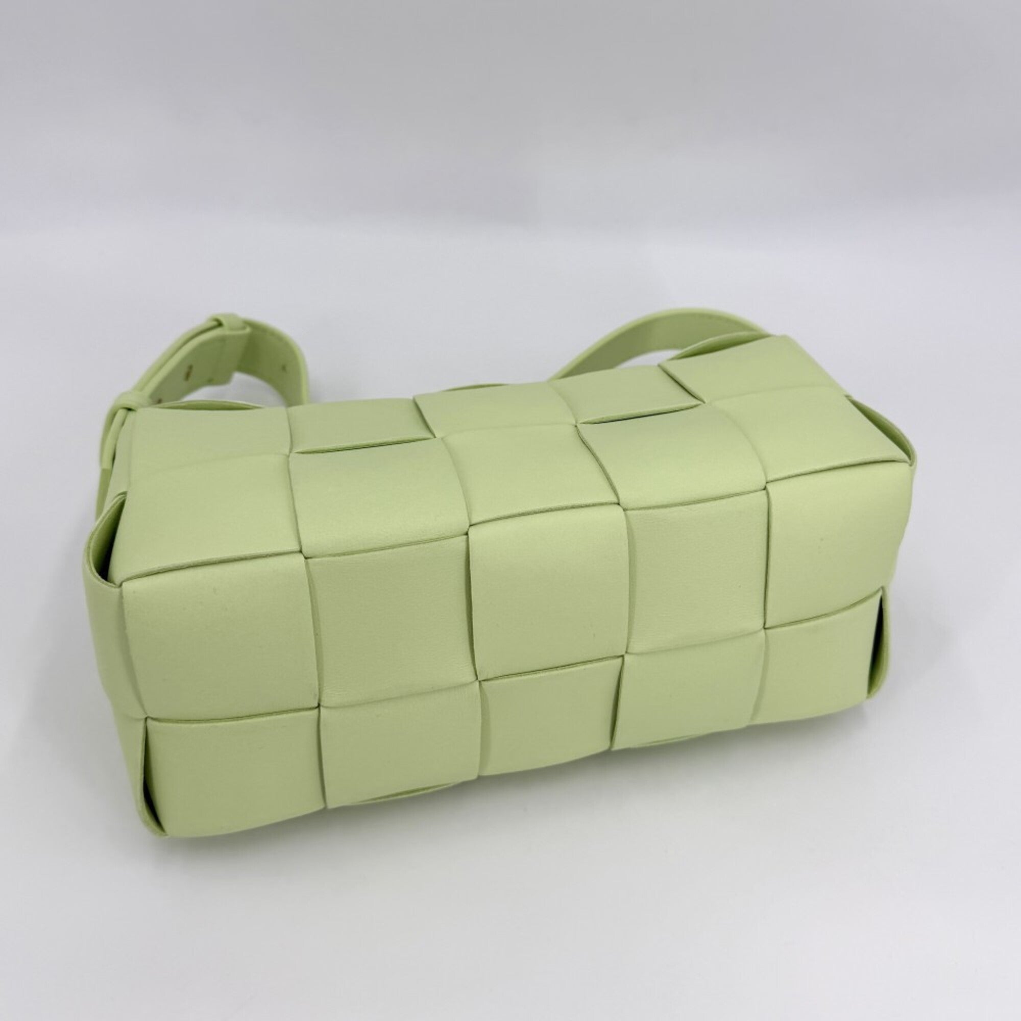 Bottega Veneta Light Green Leather Handbag Shoulder Bag (Pre-Owned)