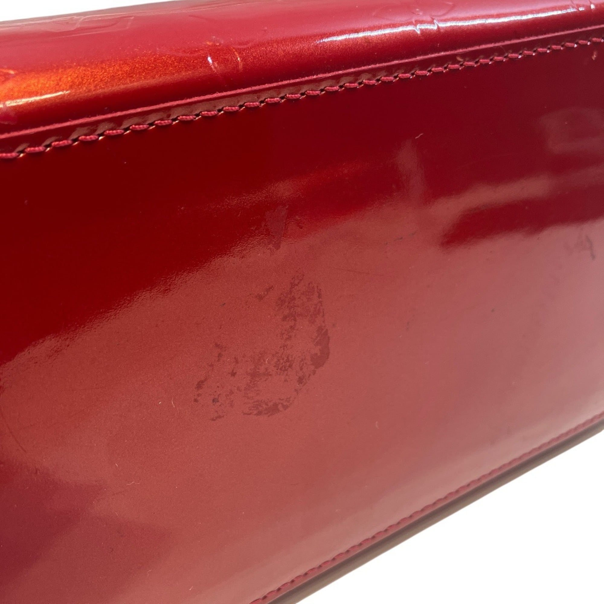 Louis Vuitton Pomme D'amour Red Color Vernis Leather Handbag (Pre-Owned)