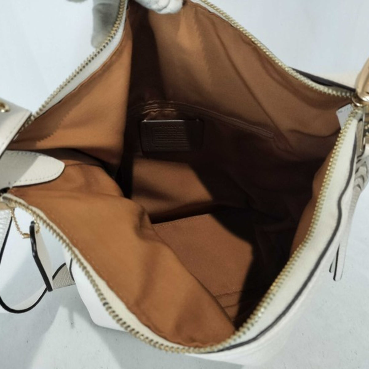 Coach White Shoulder Bag (Pre-Owned)