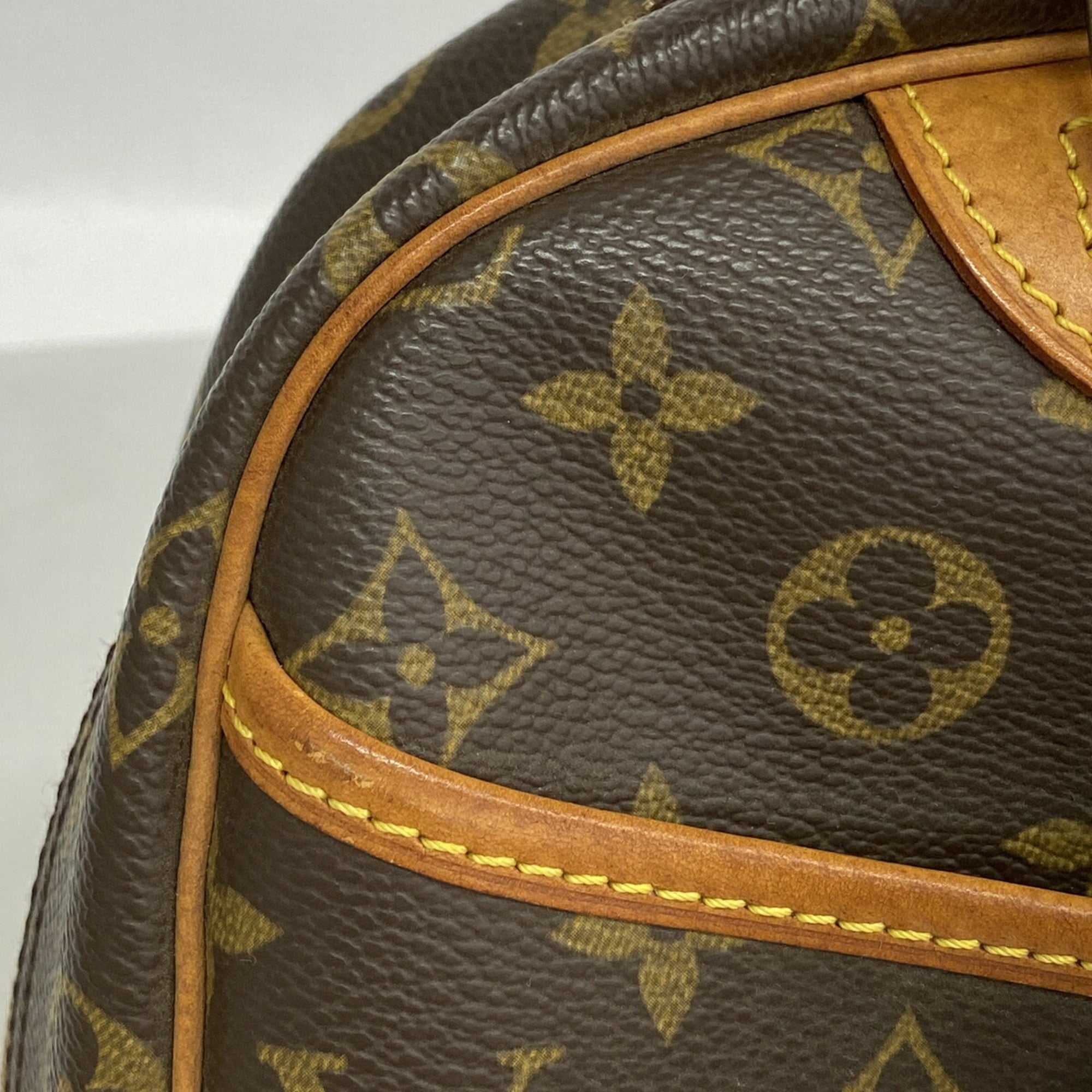 Louis Vuitton Brown Handbag (Pre-Owned)