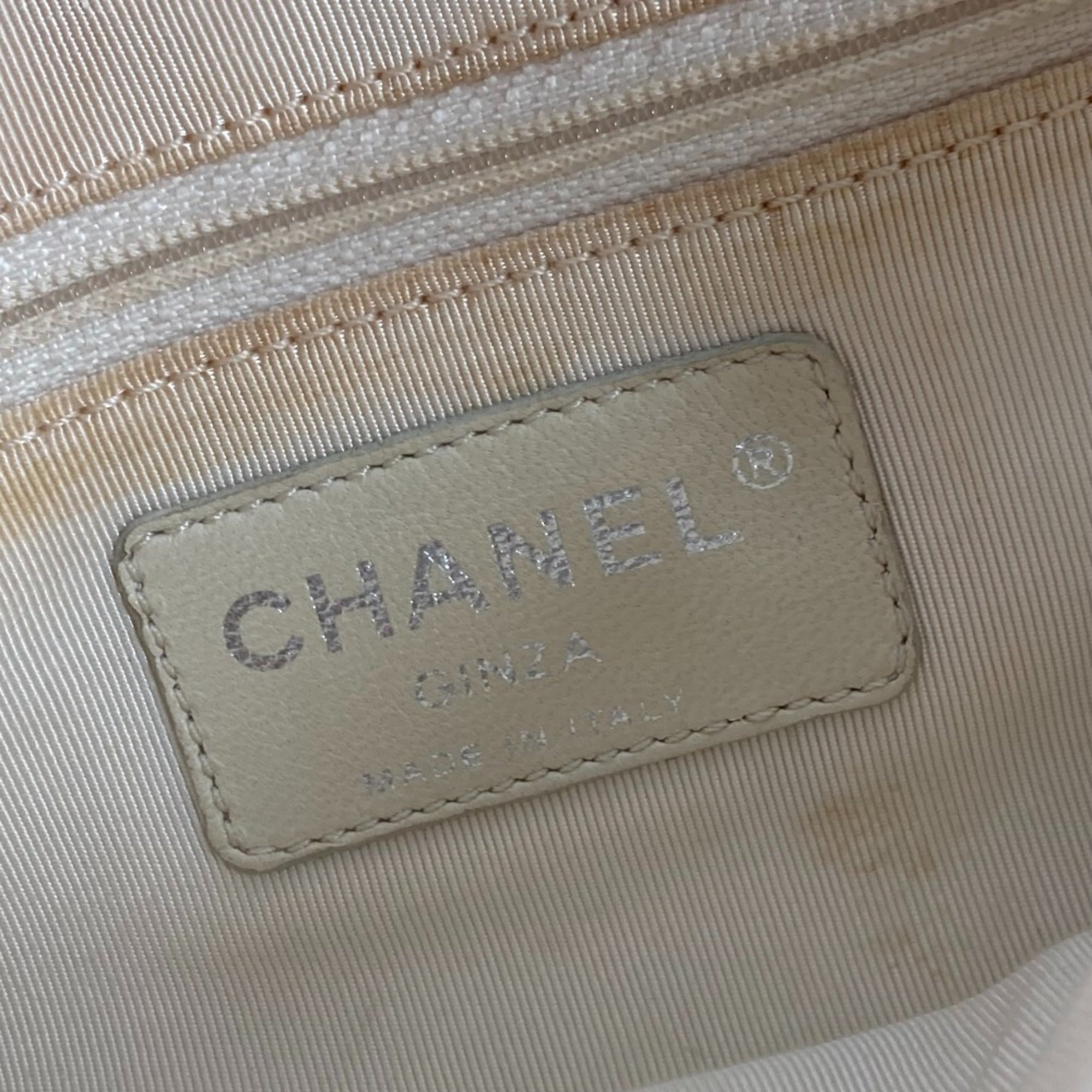 Chanel White Yellow Leather Canvas Shoulder Bag (Pre-Owned)