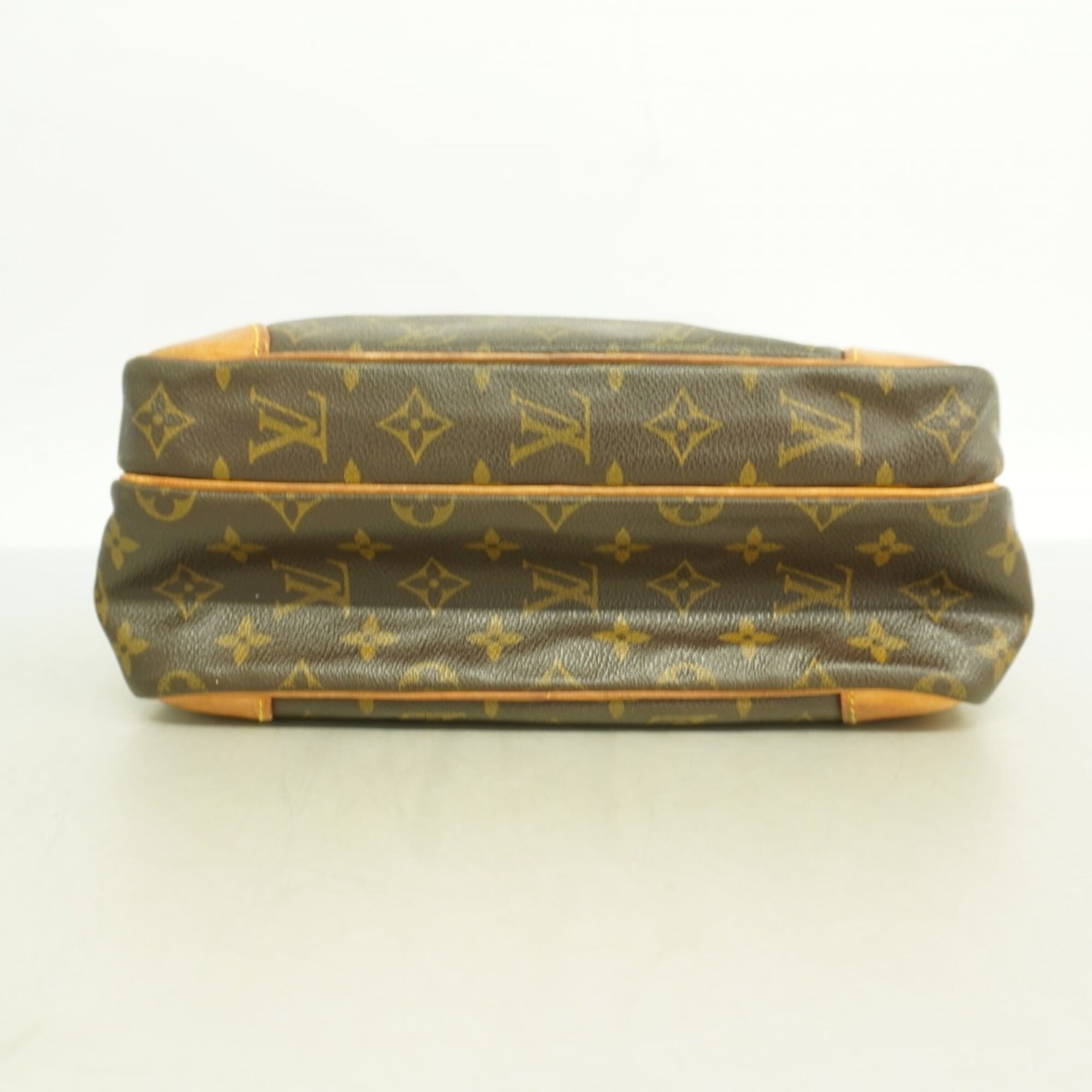 Louis Vuitton Brown Shoulder Bag (Pre-Owned)