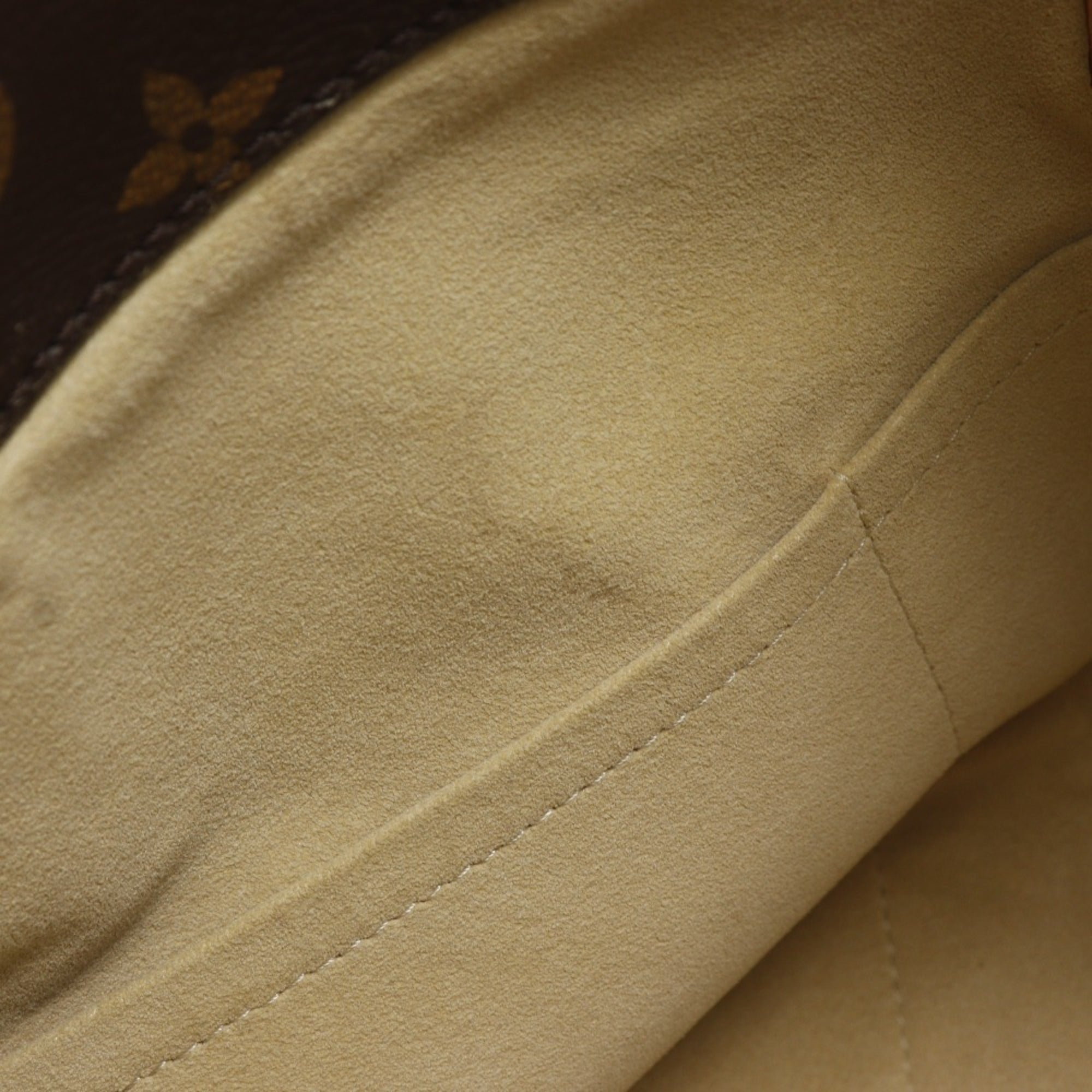 Louis Vuitton Brown Monogram Monogram Shoulder Bag (Pre-Owned)