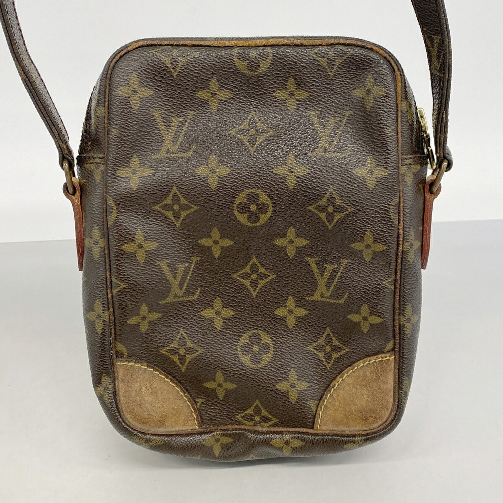 Louis Vuitton Brown Shoulder Bag (Pre-Owned)