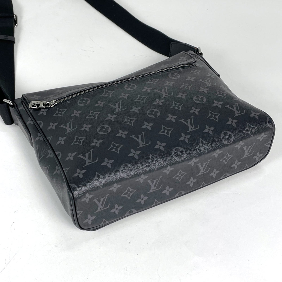 Louis Vuitton Black Monogram Eclipse Shoulder Bag (Pre-Owned)