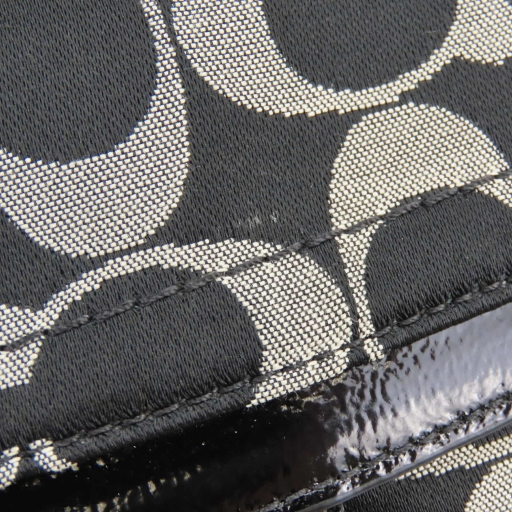 Coach Black Gray Canvas Patent Leather Shoulder Bag (Pre-Owned)