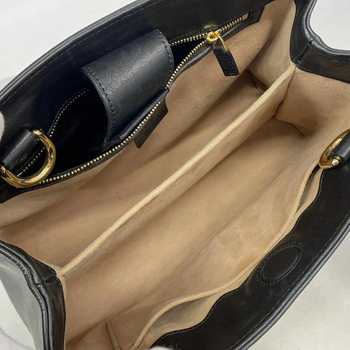 Gucci Black Leather Handbag (Pre-Owned)