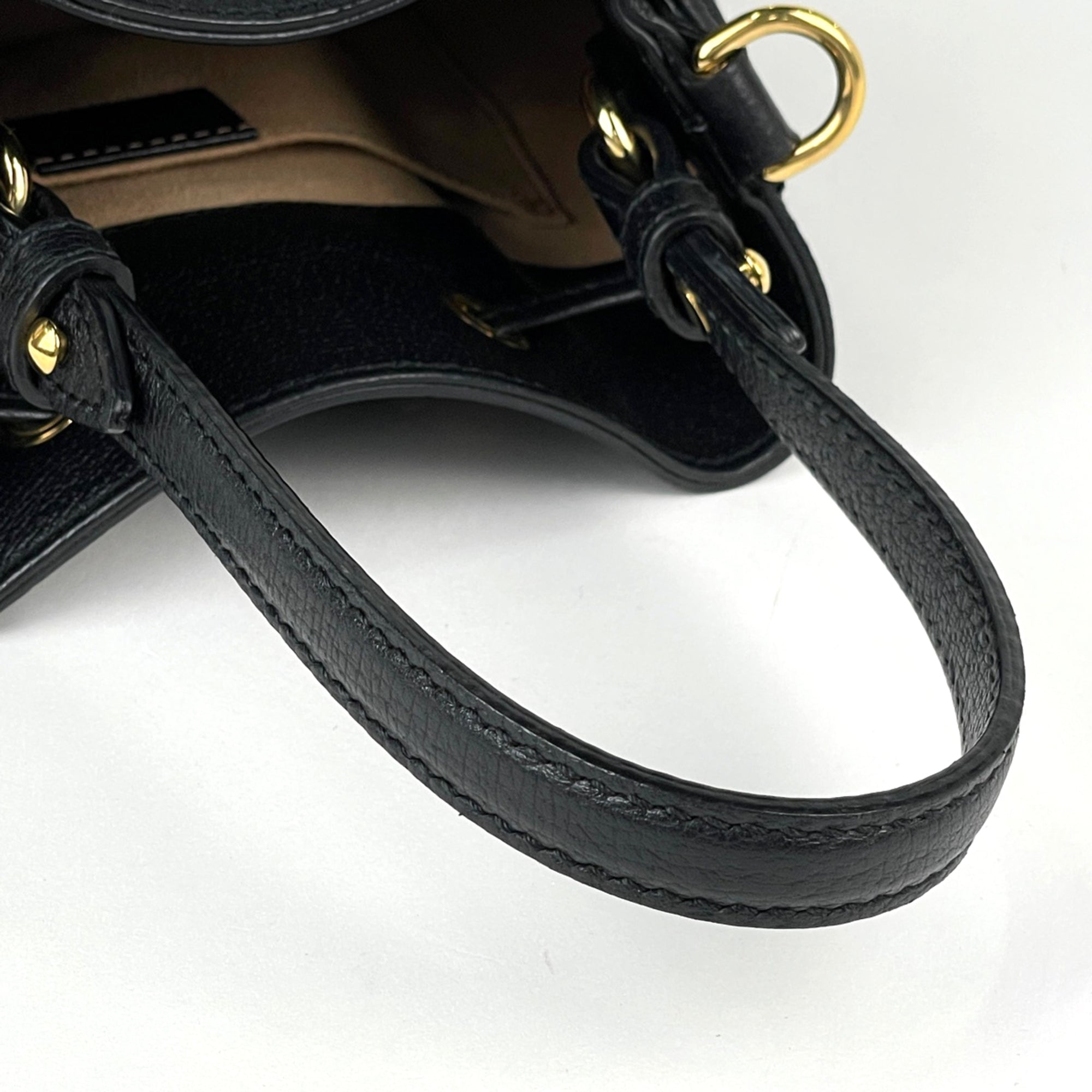 Gucci Black Leather Handbag (Pre-Owned)