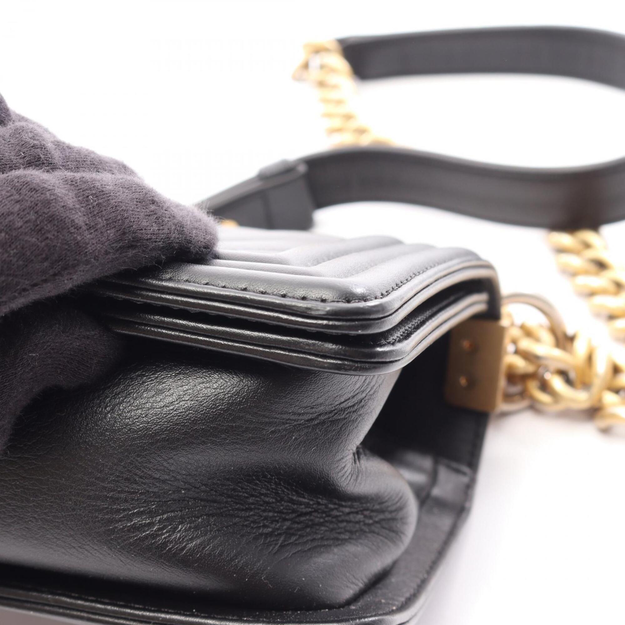 Chanel Black Leather Handbag Shoulder Bag (Pre-Owned)