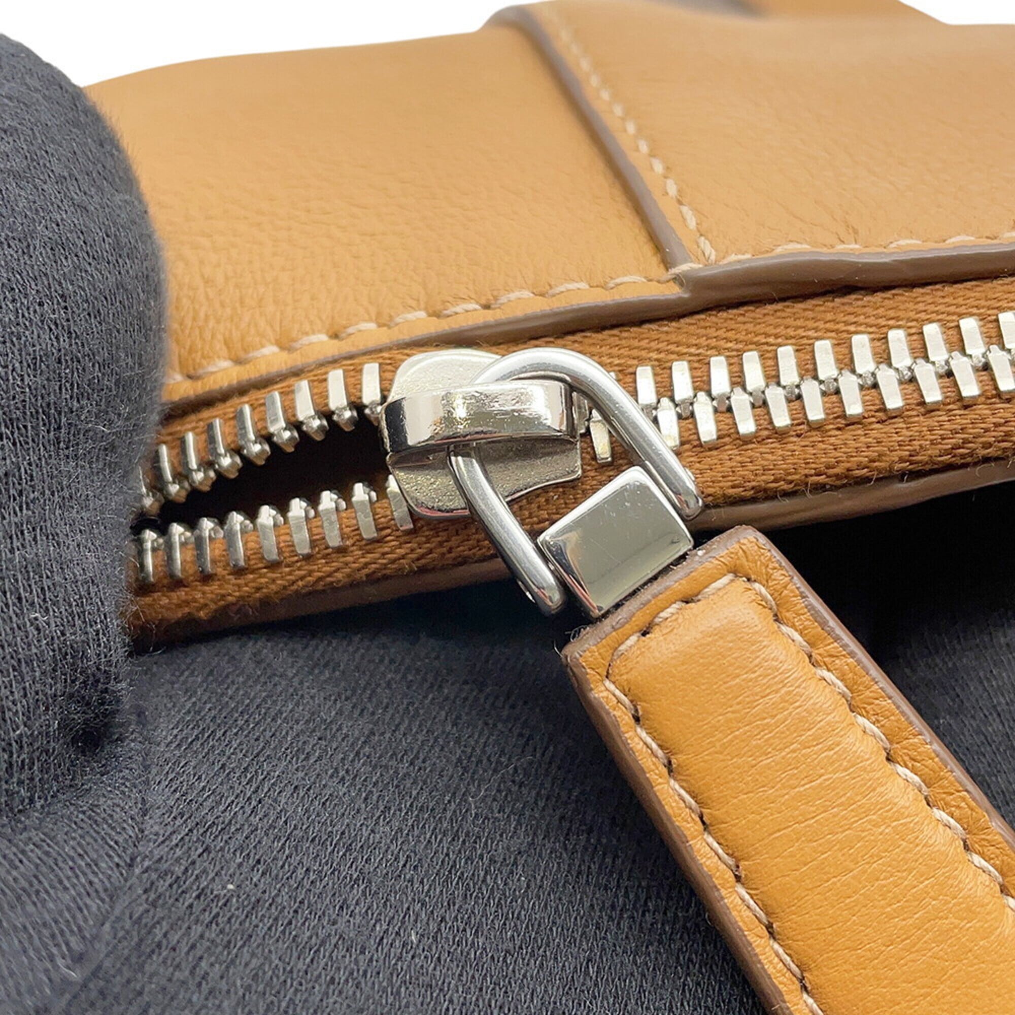 Prada Brown Leather Shoulder Bag (Pre-Owned)