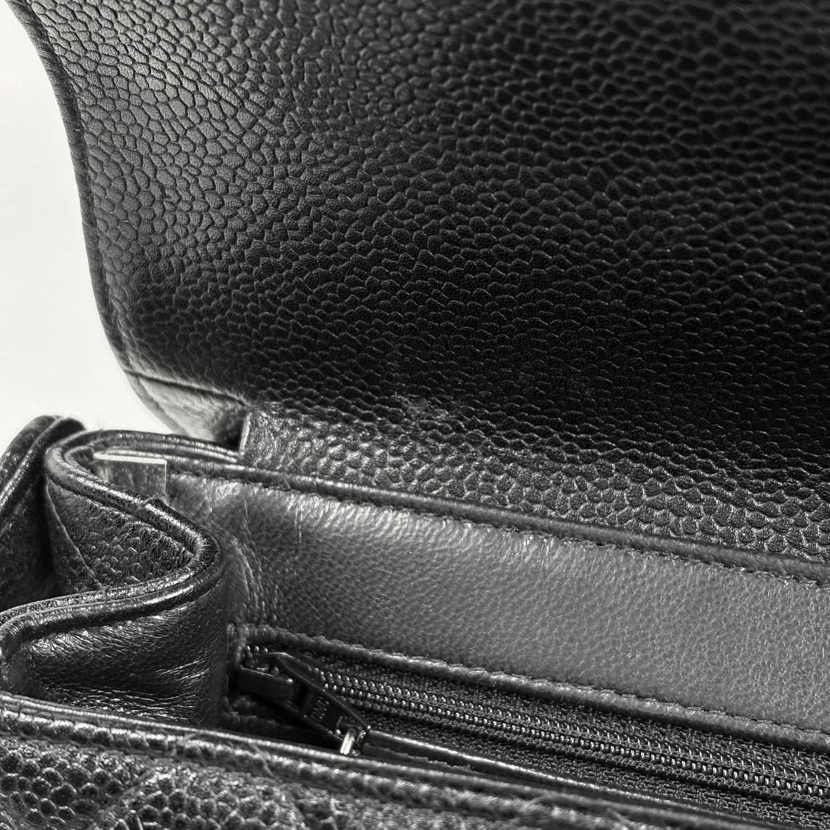 Chanel Matelasse Black Grained Calfskin Handbag (Pre-Owned)