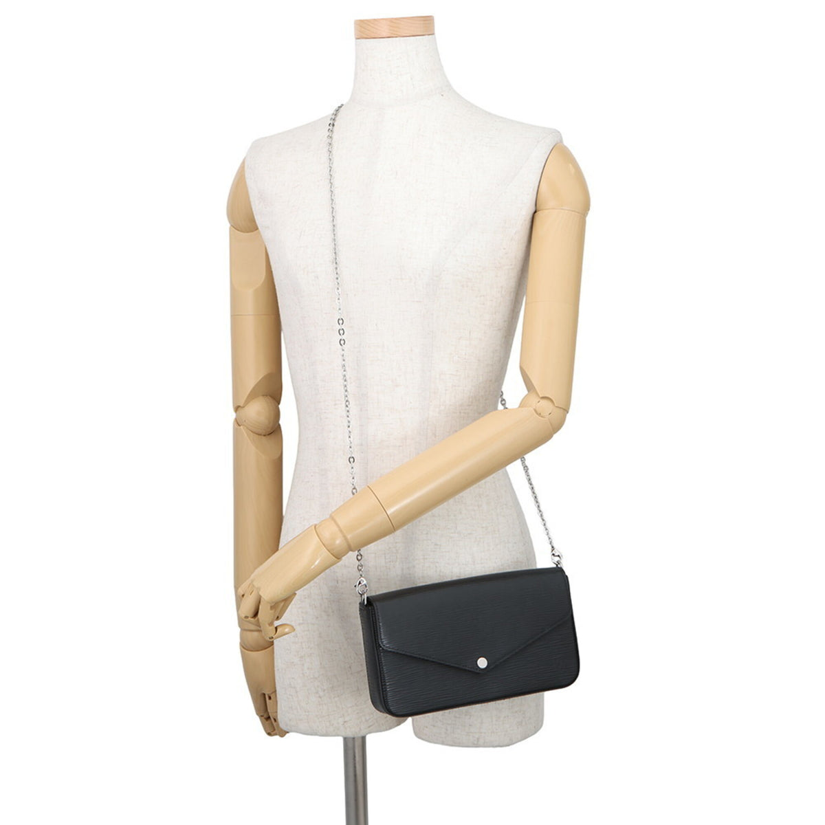 Louis Vuitton Black Noir Epi Leather Handbag Pochette (Pre-Owned)