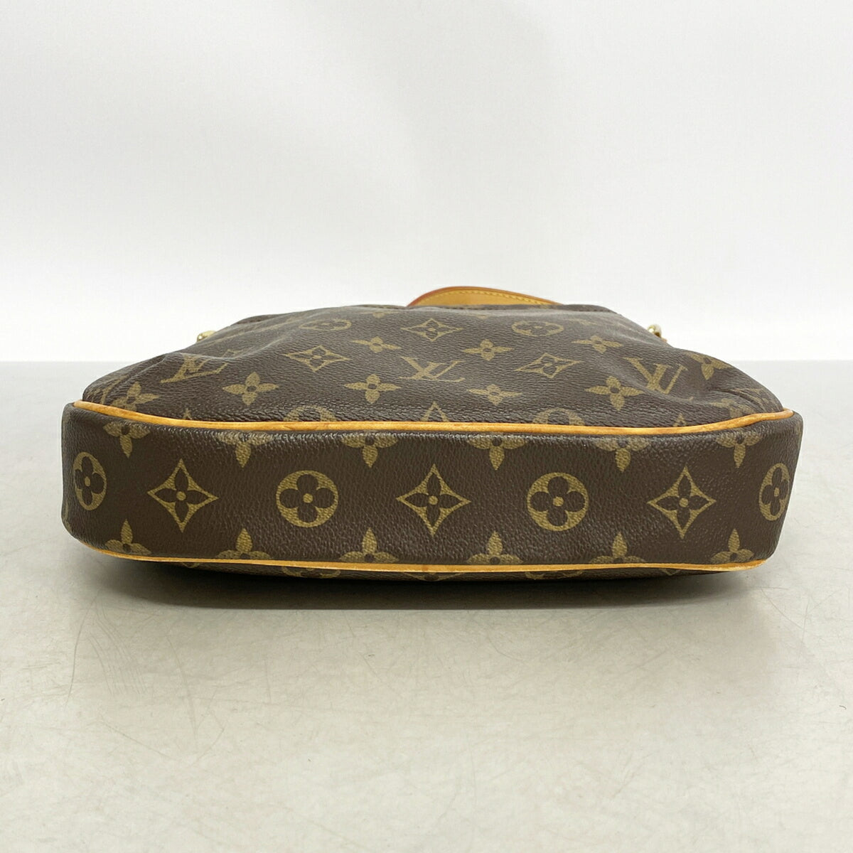 Louis Vuitton Brown Shoulder Bag (Pre-Owned)